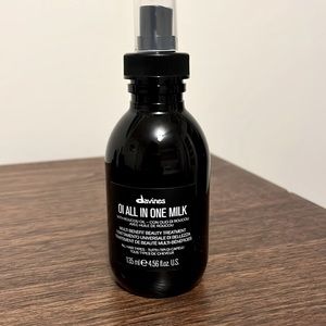 DAVINES ALL IN ONE MILK ANTI FRIZZ CONDITIONER Never used.